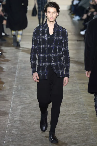 Look 37
